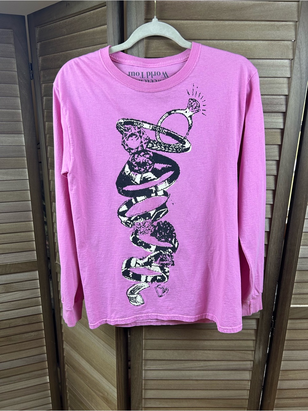 Ariana Grande Sweetener World Tour Long Sleeve T-Shirt Pink Snake Graphic Small